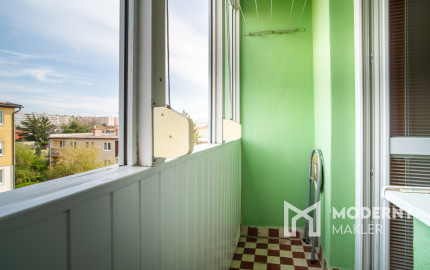 Na prenájom priestranný 3 izbový byt s balkónom v Malackách