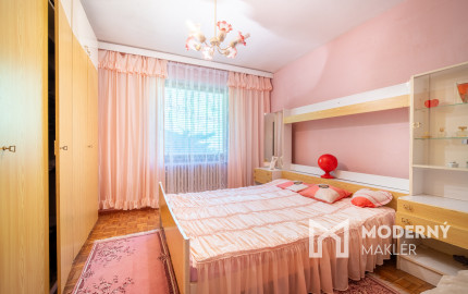 Na predaj 6-izbový rodinný dom v obci Podkriváň