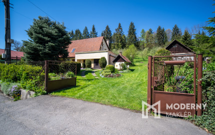 Na predaj 6-izbový rodinný dom v obci Podkriváň