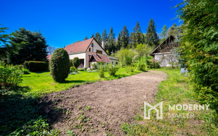 Na predaj 6-izbový rodinný dom v obci Podkriváň