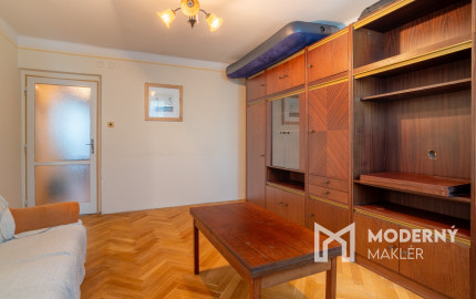 Na predaj priestranný 3-izbový byt s loggiou v centre Stupavy