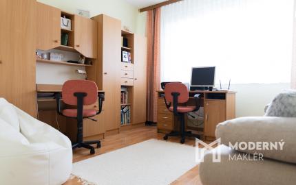 Na predaj 4-izbový byt vo Vrbovom