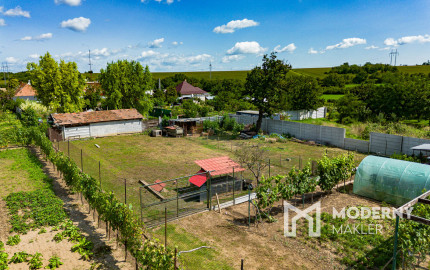 Na predaj pozemok pripravený na výstavbu v Pate