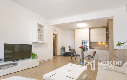 Na prenájom 3-izbový byt v centre mesta Dunajská Streda