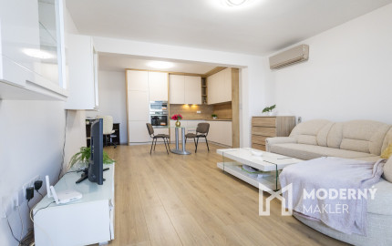 Na prenájom 3-izbový byt v centre mesta Dunajská Streda