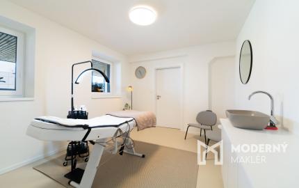 ZNÍŽENÁ CENA: Na predaj moderný rodinný dom v Skalke nad Váhom