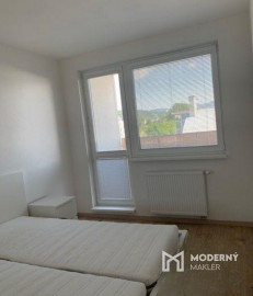 Na prenájom 2-izbový byt na Zlatovskej ulici v Trenčíne