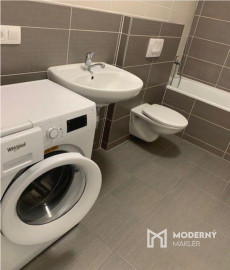 Na prenájom 2-izbový byt na Zlatovskej ulici v Trenčíne