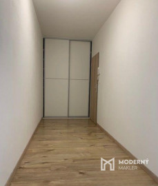 Na prenájom 2-izbový byt na Zlatovskej ulici v Trenčíne