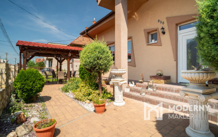 Na predaj priestranný rodinný dom v obci Zlaté Klasy