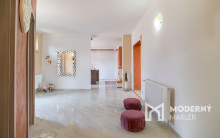 Na predaj priestranný rodinný dom v obci Zlaté Klasy