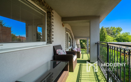 Na predaj rodinný dom s bazénom a saunou v Rohovciach