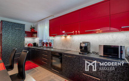 Na predaj rodinný dom s bazénom a saunou v Rohovciach