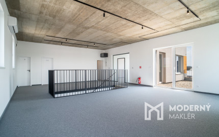 Na prenájom jedno podlažie polyfunkcie na Zavarskej ulici v Trnave