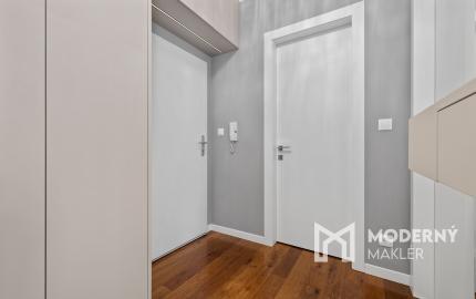 Na prenájom dizajnový 3-izbový byt so 45m2 terasou v Stupave