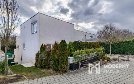 Na prenájom dizajnový 3-izbový byt so 45m2 terasou v Stupave