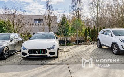 Na prenájom dizajnový 3-izbový byt so 45m2 terasou v Stupave