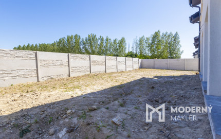 Predaj 4-izbová bytová jednotka v dvojdome v Lehniciach