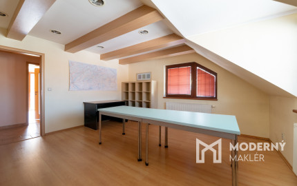 Na predaj rodinný dom s pozemkom a investičným potenciálom v Trenčíne