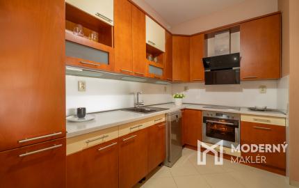 Na predaj 3- izbový byt s parkovaním, Zlatovce Trenčín