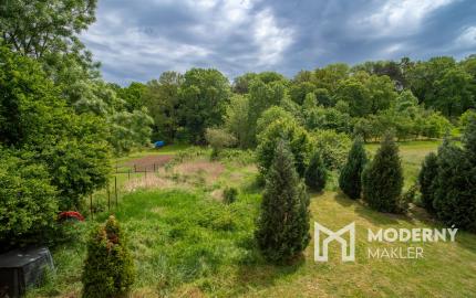 REZERVOVANÉ: Na predaj dvojgeneračný rodinný dom v obci Beladice