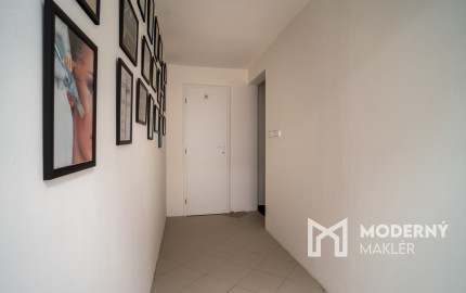 Na prenájom obchodný priestor v centre mesta priamo pod Bratislavským hradom