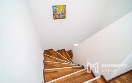 Na predaj dom so vstupom do súkromného jazera v Hrubej Borši