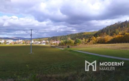 Investičné pozemky v obci UHROVEC