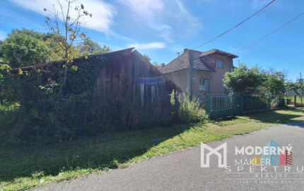 REZERVOVANÉ..Na predaj rodinný 2-izbový domček v pôvodnom stave – Zlatníky, okr. Bánovce nad Bebravou, pozemok 1200 m², tichá ulica, krásne prostredie