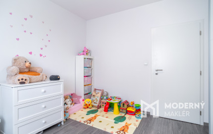 Na predaj moderný 3-izbový byt vo výbornej lokalite Serede