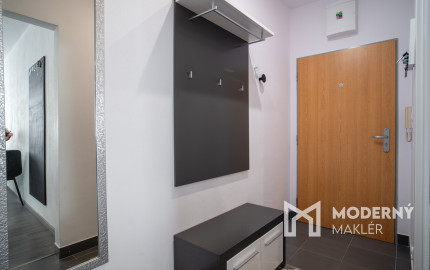 Na predaj moderný 3-izbový byt vo výbornej lokalite Serede