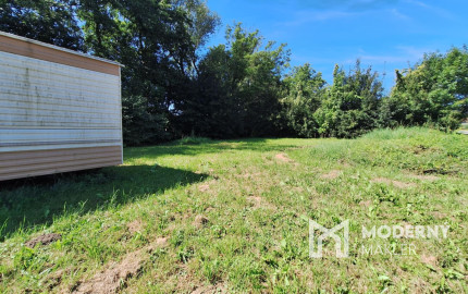 HORNÉ DRŽKOVCE – Mobilný dom s pozemkom pri potoku (790 m²)