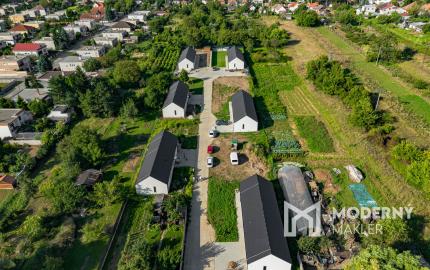 REZERVOVANÉ: Na predaj moderný 4-izbový rodinný dom v Šoporni