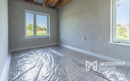 REZERVOVANÉ: Na predaj moderný 4-izbový rodinný dom v Šoporni