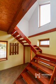 Na predaj priestranný rodinný dom s veľkým pozemkom v Loku pri Leviciach