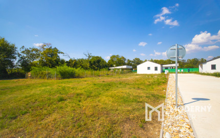Na predaj rekreačná chata s priestranným pozemkom v obci Blahová