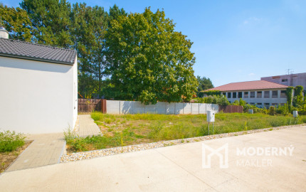 Na predaj rekreačná chata s priestranným pozemkom v obci Blahová