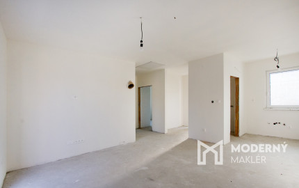 Na predaj rekreačná chata s priestranným pozemkom v obci Blahová