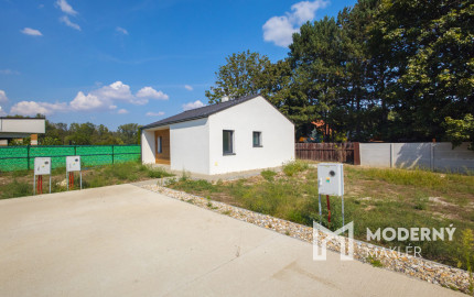 Na predaj rekreačná chata s priestranným pozemkom v obci Blahová