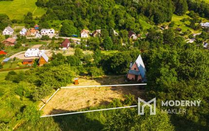Na predaj investičný pozemok so stavebným povolením Vydrná