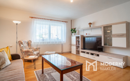 REZERVOVANÉ: Na predaj rodinný dom s potenciálom v srdci Rovinky