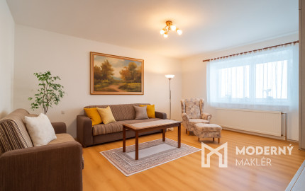 REZERVOVANÉ: Na predaj rodinný dom s potenciálom v srdci Rovinky