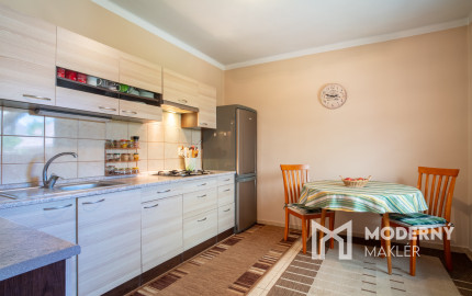 REZERVOVANÉ: Na predaj rodinný dom s potenciálom v srdci Rovinky