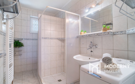 REZERVOVANÉ: Na predaj rodinný dom s potenciálom v srdci Rovinky