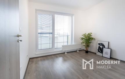 REZERVOVANÉ: Na prenájom 2-izbový byt s loggiou a parkovaním - Hviezdoslavov