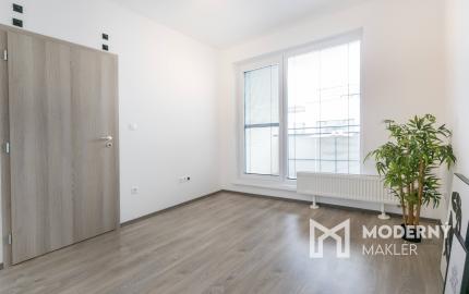 REZERVOVANÉ: Na prenájom 2-izbový byt s loggiou a parkovaním - Hviezdoslavov