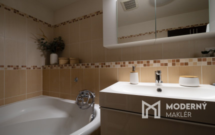 REZERVOVANÉ: Na predaj štýlový 3-izbový byt v lokalite Bratislava–Trnávka