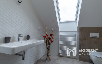 Na predaj priestranný rodinný dom v pokojnej lokalite Hôrka