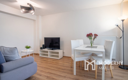 Na predaj kompletne zariadený 2-izbový byt v blízkosti OC Vivo