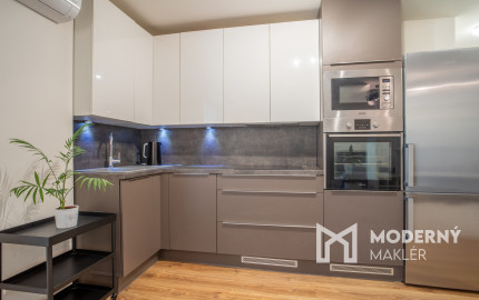 Na predaj kompletne zariadený 2-izbový byt v blízkosti OC Vivo